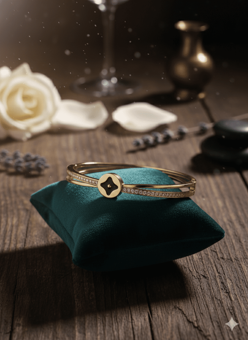 Selina Gold Polished Star Bracelet